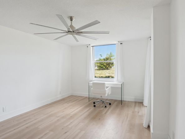 5260 NW 2nd Avenue 105, Boca Raton FL 33487