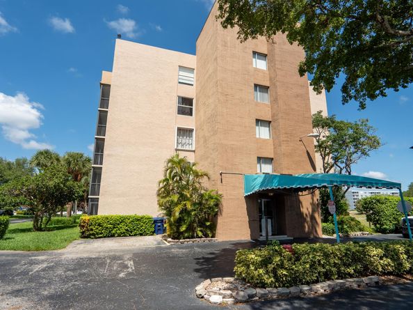 5260 NW 2nd Avenue 105, Boca Raton FL 33487