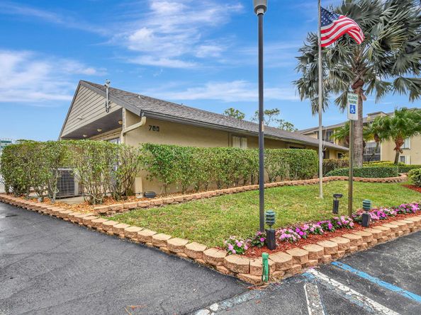 719 Sunny Pine Way C3, Greenacres FL 33415
