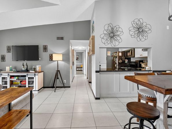 719 Sunny Pine Way C3, Greenacres FL 33415