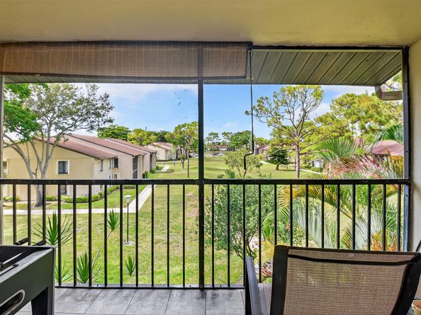 719 Sunny Pine Way C3, Greenacres FL 33415