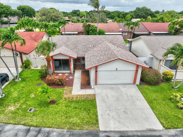 3 Fawlkland Circle, Boynton Beach FL 33426