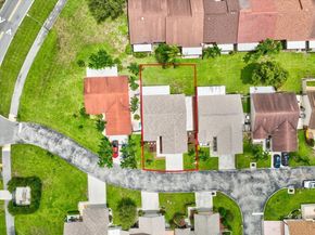 3 Fawlkland Circle, Boynton Beach FL 33426