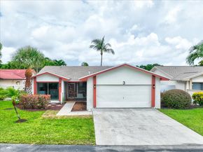 3 Fawlkland Circle, Boynton Beach FL 33426
