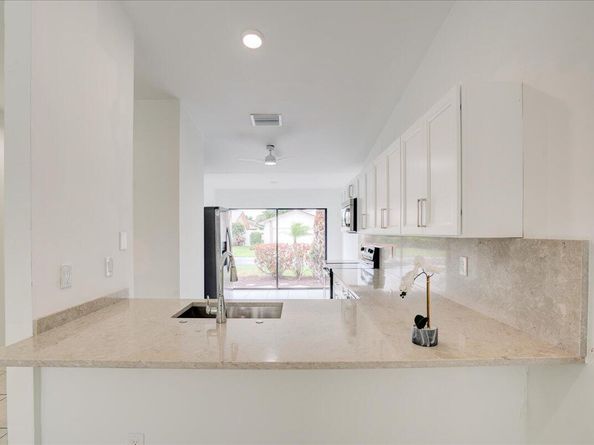 3 Fawlkland Circle, Boynton Beach FL 33426