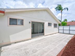 3 Fawlkland Circle, Boynton Beach FL 33426