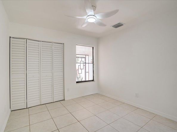 3 Fawlkland Circle, Boynton Beach FL 33426