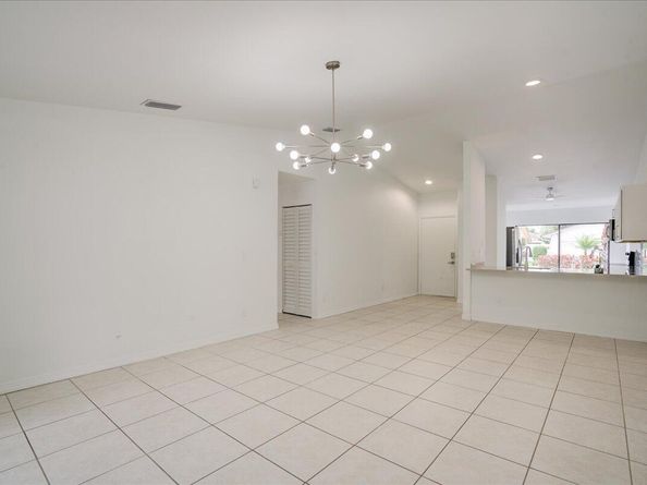 3 Fawlkland Circle, Boynton Beach FL 33426