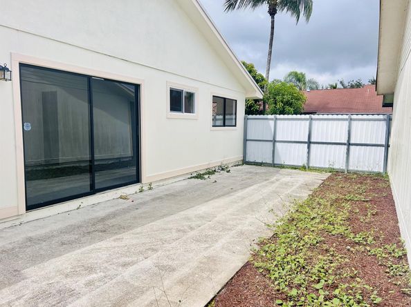 3 Fawlkland Circle, Boynton Beach FL 33426