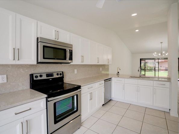 3 Fawlkland Circle, Boynton Beach FL 33426