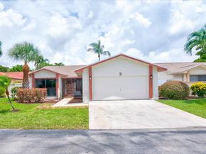 3 Fawlkland Circle, Boynton Beach FL 33426