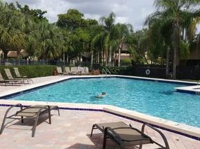 8735 Cleary Blvd, Plantation FL 33324