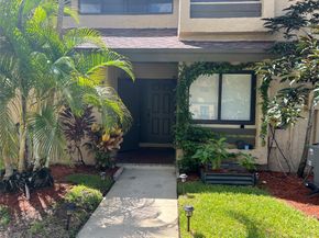 8735 Cleary Blvd, Plantation FL 33324