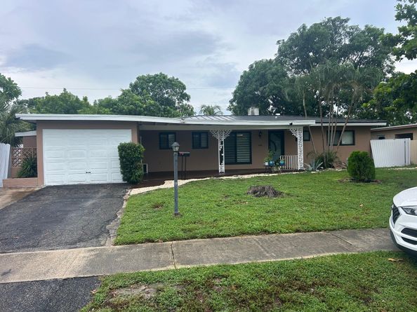 1024 Long Island Ave, Fort Lauderdale FL 33312