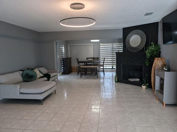 1024 Long Island Ave, Fort Lauderdale FL 33312