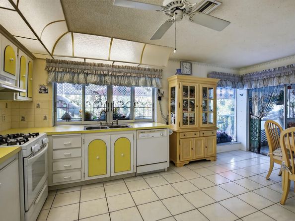 2871 NW 107 terr, Sunrise FL 33322