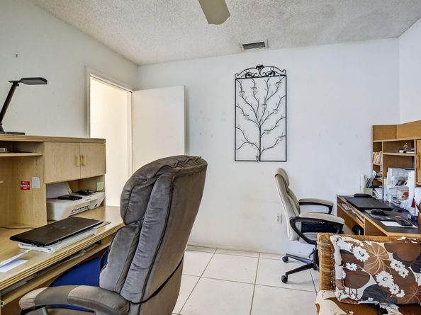 2871 NW 107 terr, Sunrise FL 33322