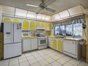 2871 NW 107 terr, Sunrise FL 33322