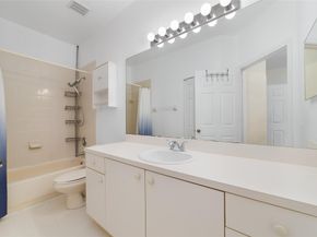 8888 N Isles Cr, Tamarac FL 33321