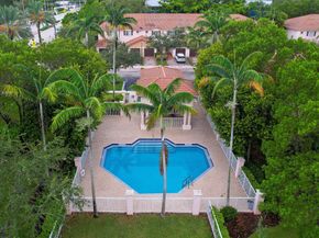 8888 N Isles Cr, Tamarac FL 33321