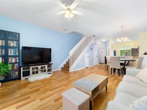 8888 N Isles Cr, Tamarac FL 33321
