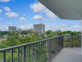 600 Parkview Dr 531, Hallandale Beach FL 33009