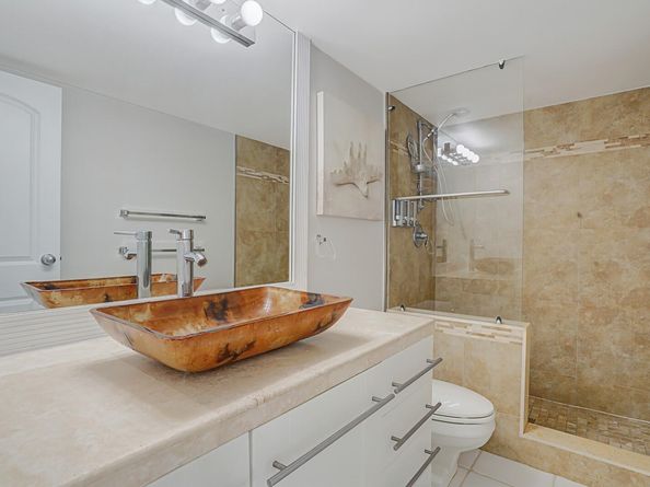 600 Parkview Dr 531, Hallandale Beach FL 33009