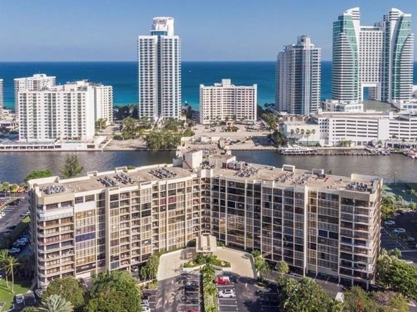 600 Parkview Dr 531, Hallandale Beach FL 33009