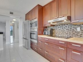 600 Parkview Dr 531, Hallandale Beach FL 33009