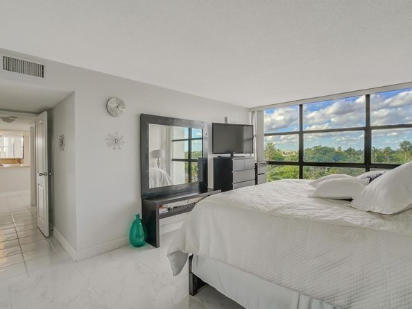 600 Parkview Dr 531, Hallandale Beach FL 33009