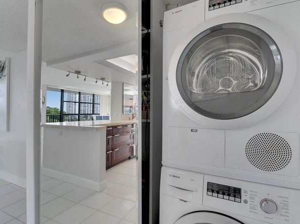 600 Parkview Dr 531, Hallandale Beach FL 33009