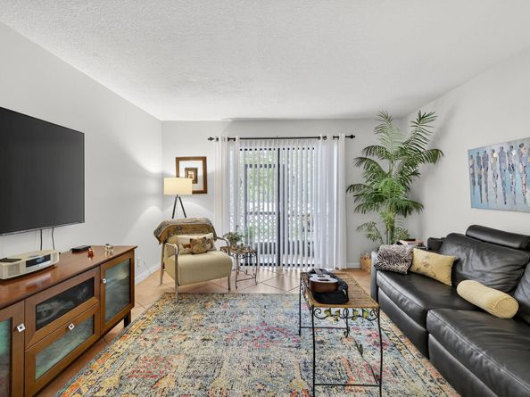 4113 NW 88th Ave 102, Coral Springs FL 33065
