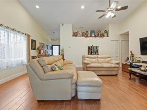 8260 SW 41st  Ct, Davie FL 33328
