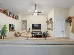 8260 SW 41st  Ct, Davie FL 33328