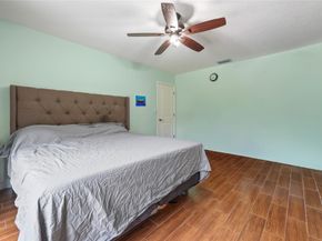8260 SW 41st  Ct, Davie FL 33328
