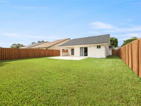 8260 SW 41st  Ct, Davie FL 33328