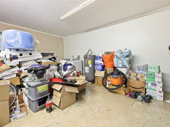 8260 SW 41st  Ct, Davie FL 33328