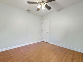 8260 SW 41st  Ct, Davie FL 33328