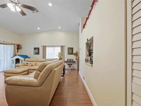 8260 SW 41st  Ct, Davie FL 33328