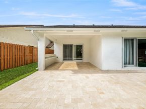 8260 SW 41st  Ct, Davie FL 33328
