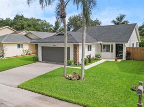 8260 SW 41st  Ct, Davie FL 33328
