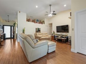 8260 SW 41st  Ct, Davie FL 33328
