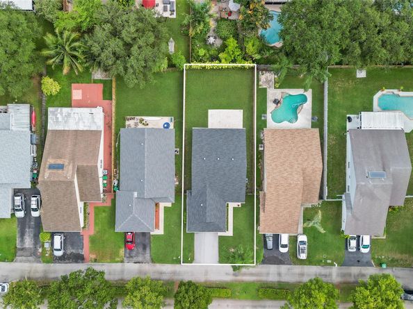 8260 SW 41st  Ct, Davie FL 33328
