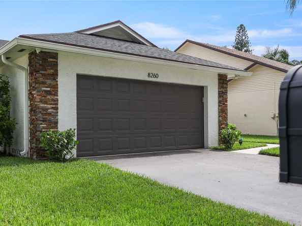 8260 SW 41st  Ct, Davie FL 33328