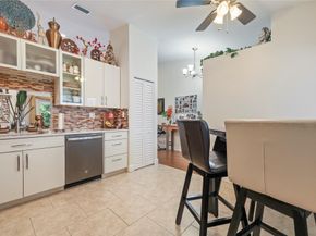 8260 SW 41st  Ct, Davie FL 33328
