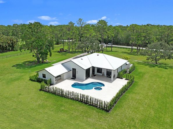 5555 Cougars Prowl, Lake Worth FL 33449