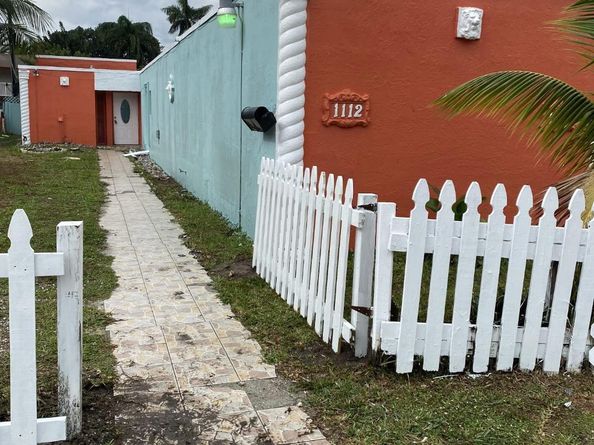 1110 S 29th Ave, Hollywood FL 33020