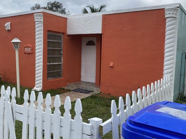 1110 S 29th Ave, Hollywood FL 33020