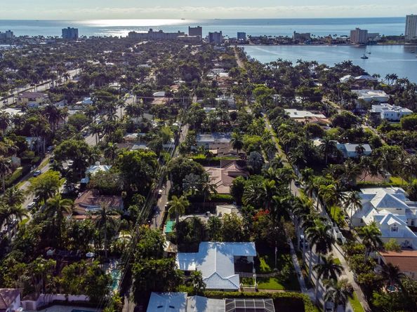 1049 Van Buren Street, Hollywood FL 33019