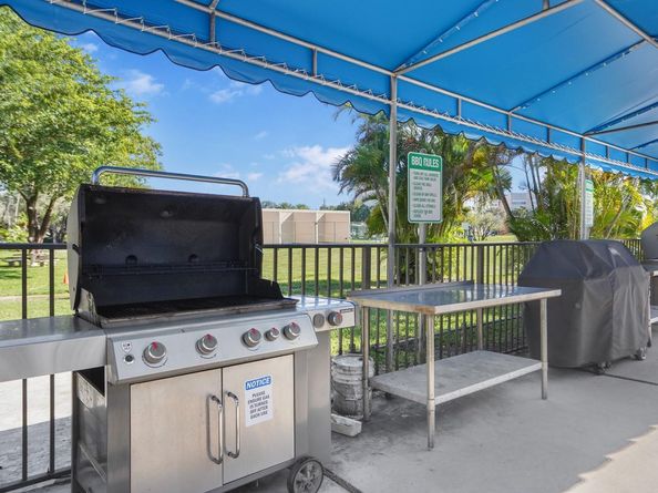10467 Sunrise Lakes Blvd 210, Sunrise FL 33322